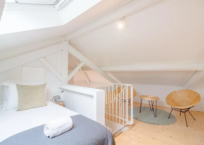 Spacious 2-bedroom Retreat In Porto