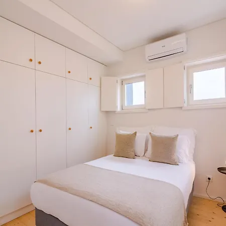 Spacious 2-bedroom Retreat In Appartement