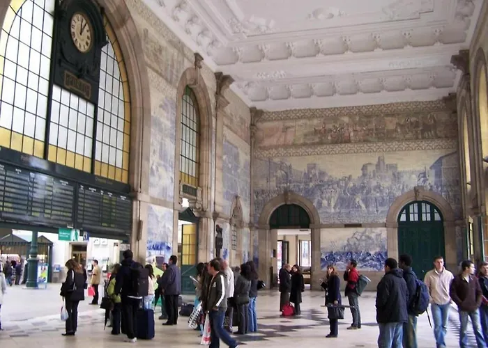 Spacious 2-bedroom Retreat In Apartament *