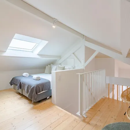 Spacious 2-bedroom Retreat In Porto