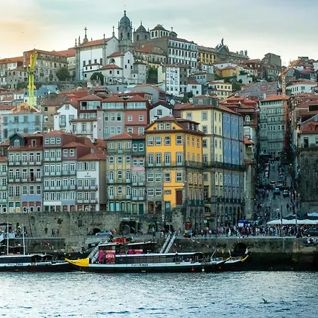 Apartment Spacious 2-bedroom Retreat In Porto