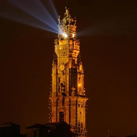 Spacious 2-bedroom Retreat In Διαμέρισμα *