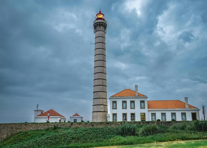 Spacious 2-bedroom Retreat In * Oporto