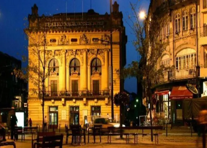 Spacious 2-bedroom Retreat In * Oporto