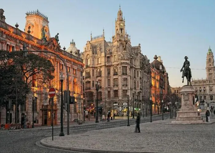 Spacious 2-bedroom Retreat In Oporto