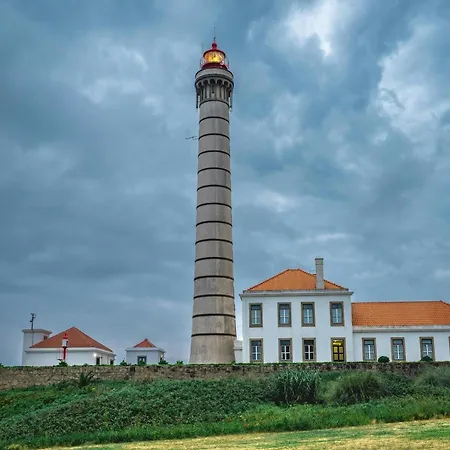 Spacious 2-bedroom Retreat In * 波尔图